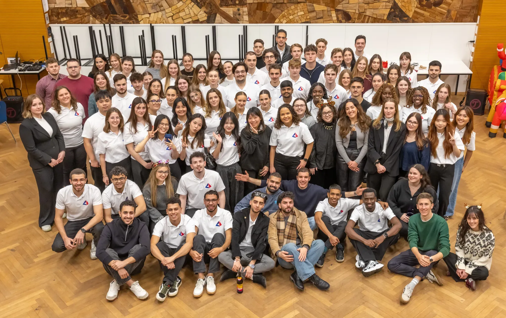 Das gesamte Pyramid Team